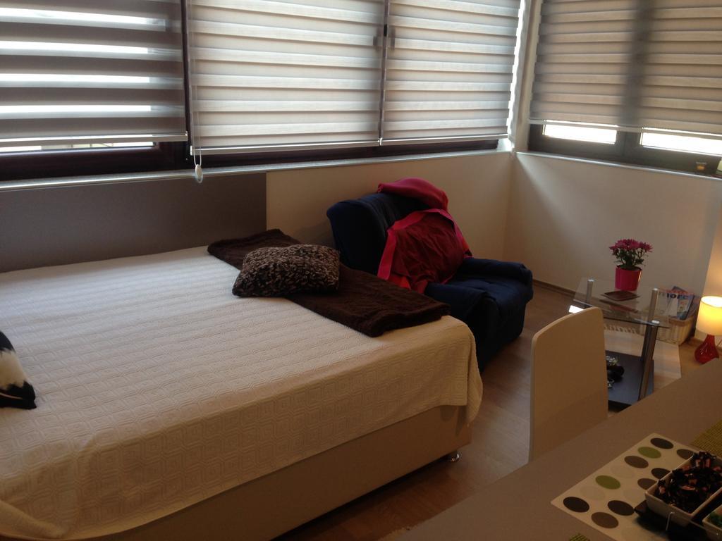 Dea'S Studio Apartment Сараево Номер фото