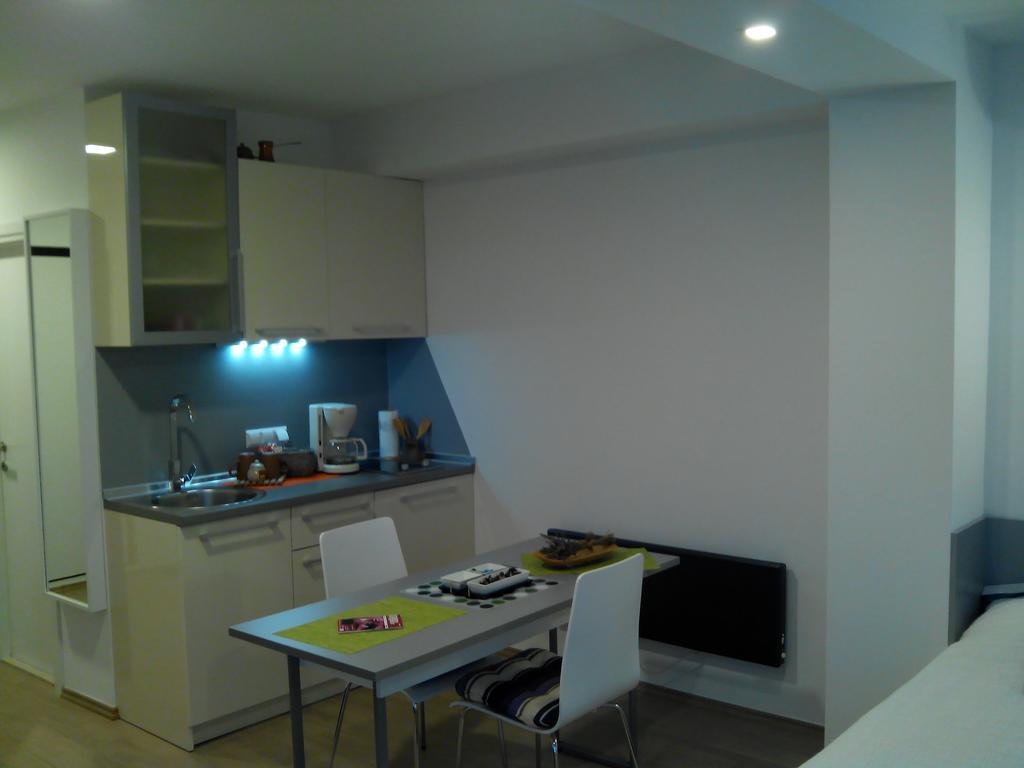 Dea'S Studio Apartment Сараево Экстерьер фото