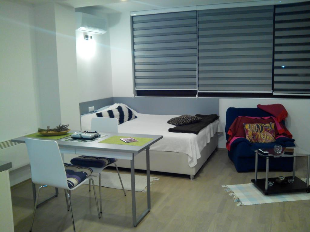 Dea'S Studio Apartment Сараево Номер фото