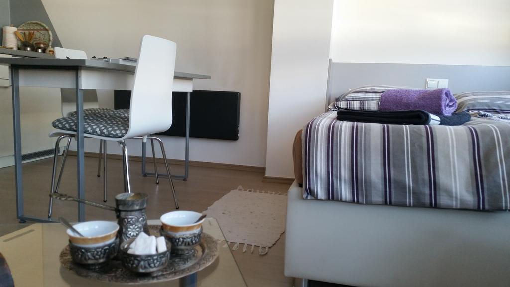 Dea'S Studio Apartment Сараево Экстерьер фото